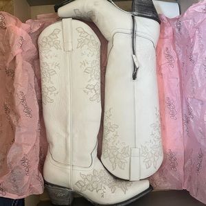 Miss Macie White Cowboy Boots-size 7